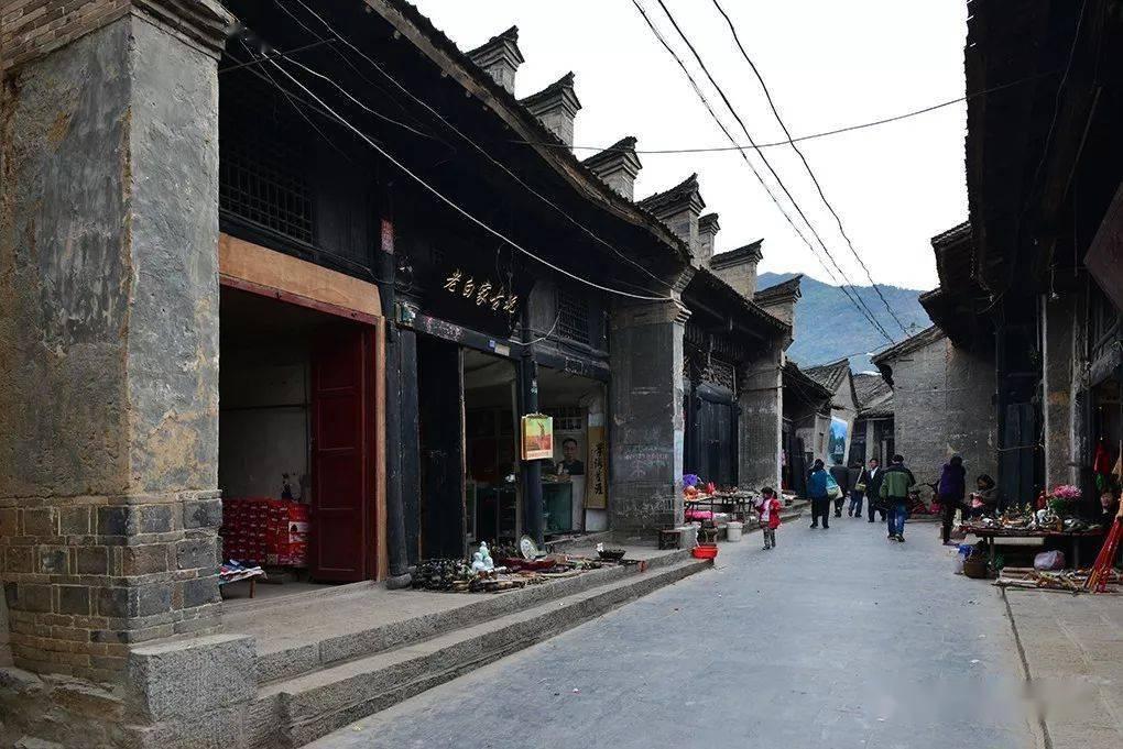 摩娜的时尚装扮